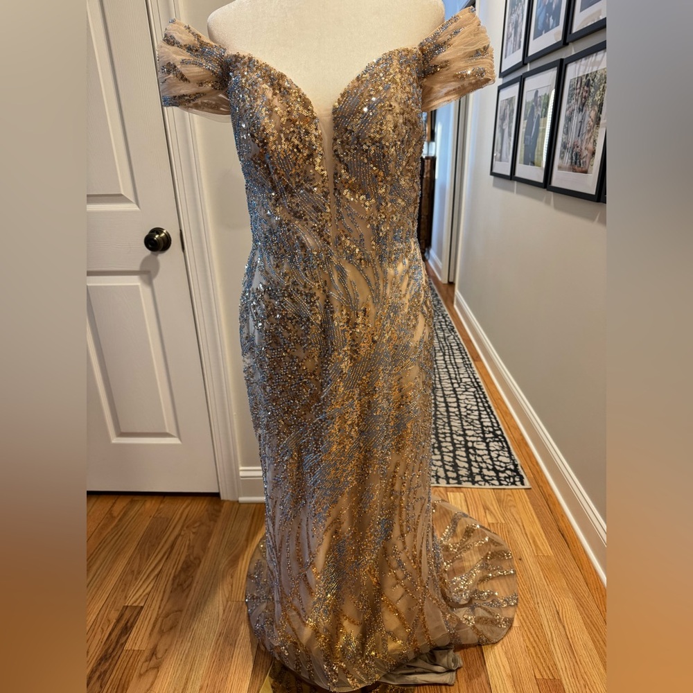 Elegant Gold Off-Shoulder Wedding Dress - Picture 9 of 13